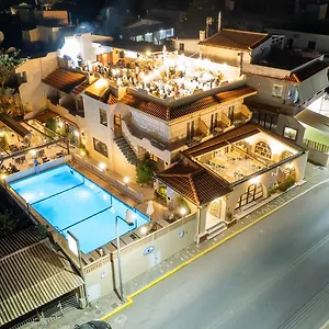 Hotel Erato, Goúrnes